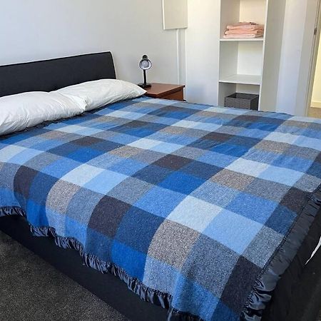 Sunny Apartment In Central Karori 웰링턴 외부 사진