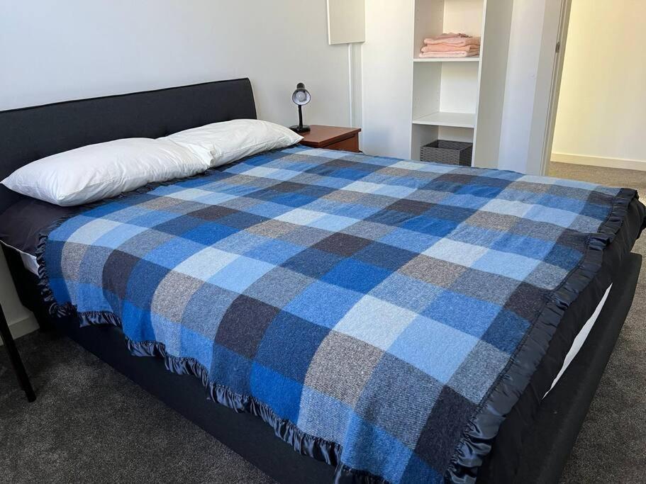 Sunny Apartment In Central Karori 웰링턴 외부 사진