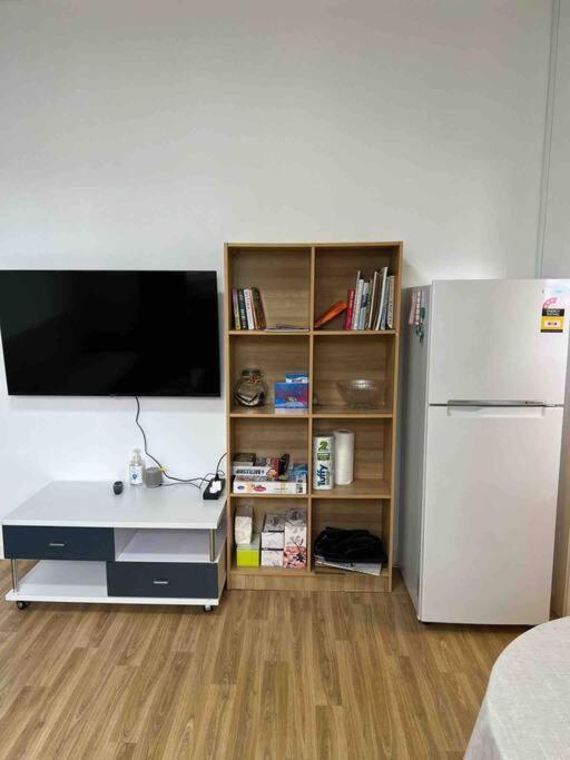 Sunny Apartment In Central Karori 웰링턴 외부 사진