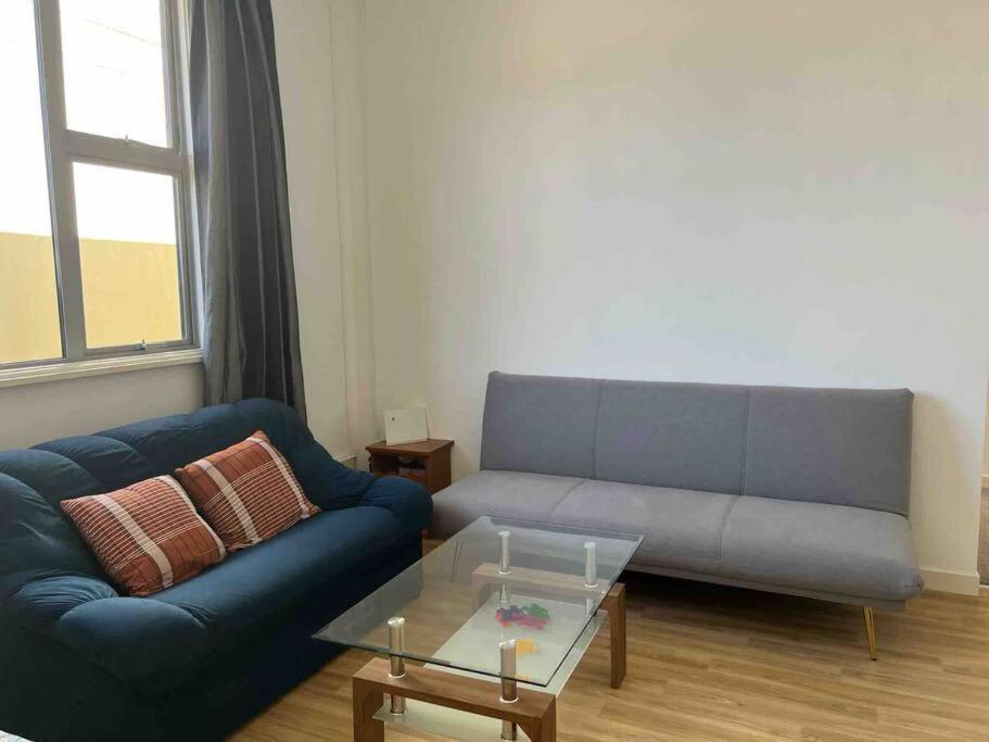 Sunny Apartment In Central Karori 웰링턴 외부 사진