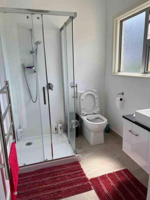 Sunny Apartment In Central Karori 웰링턴 외부 사진